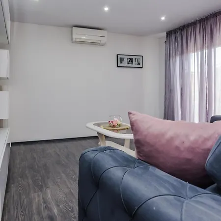 Naomi Apartamento