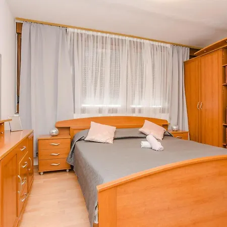 Apartment Naomi Zadar