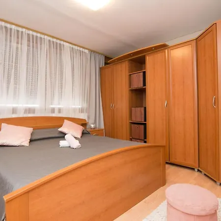 Apartamento Naomi *